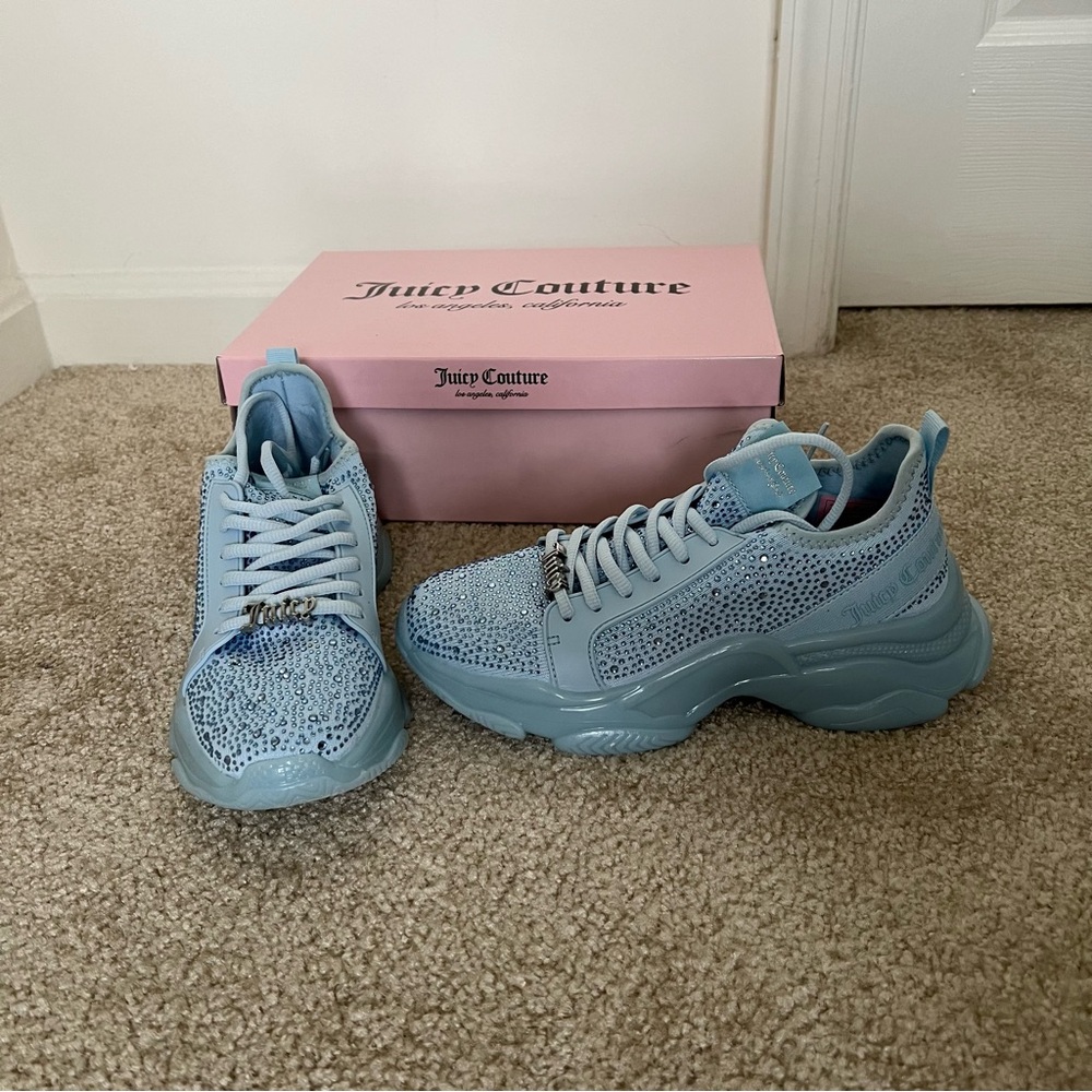 Juicy Couture NWOT Women's Adana Baby Blue Lace-Up Sneakers - Size 7.5